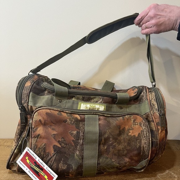 Magnum Camo 19" Hunting Fishing Range Field Gear Duffle Utility Bag Multi Pocket - Picture 2 of 16